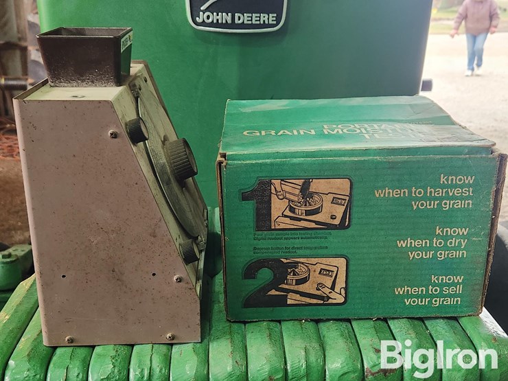 john-deere-200-image-12