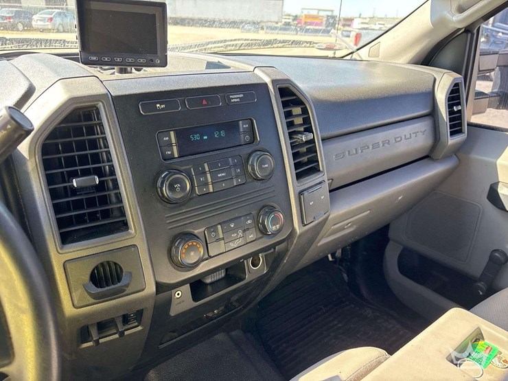 2017-ford-f550-image-25