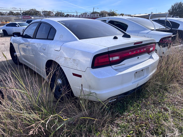 #35-•-2012-dodge-charger-image-3