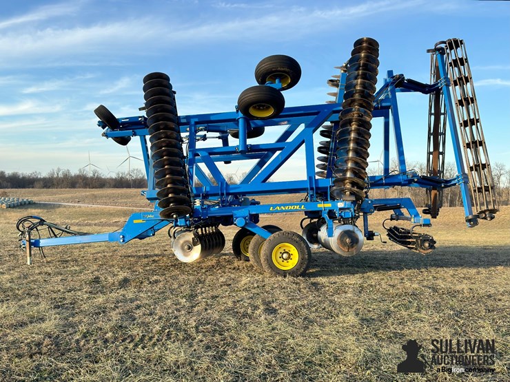 2016-landoll-7431-29-image-8