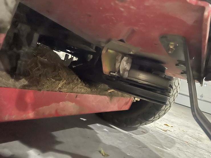 #7370-•-toro-zero-turn-mower-image-16