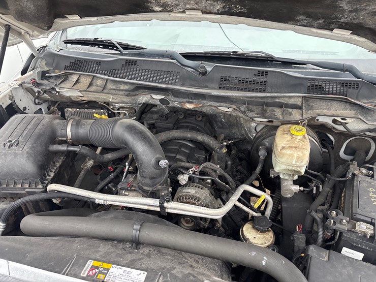 #97-•-2015-dodge-ram-crew-cab-image-13