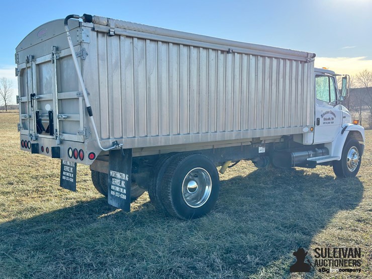 freightliner-fl70-image-5