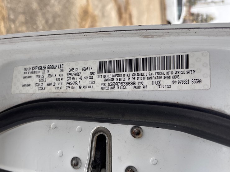 2012-dodge-1500-image-12