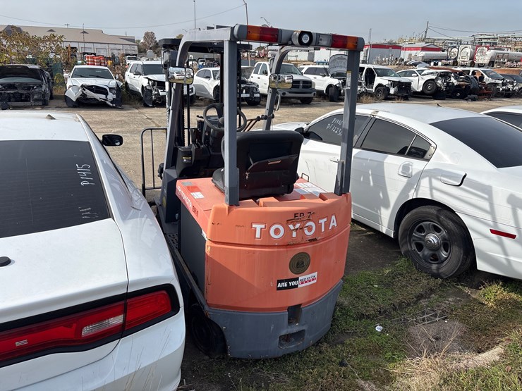 2005-toyota-7fbcu25-image-4