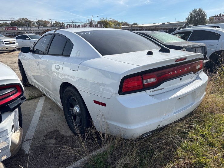 #37-•-2012-dodge-charger-image-4