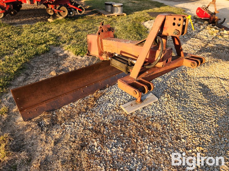 international-8-image-3