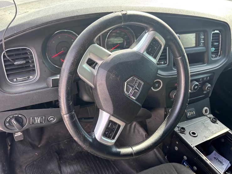 #24-•-2012-dodge-charger-image-9