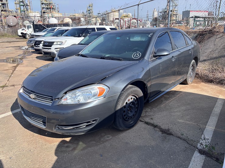 #13-•-2011-chevrolet-impala-image-1