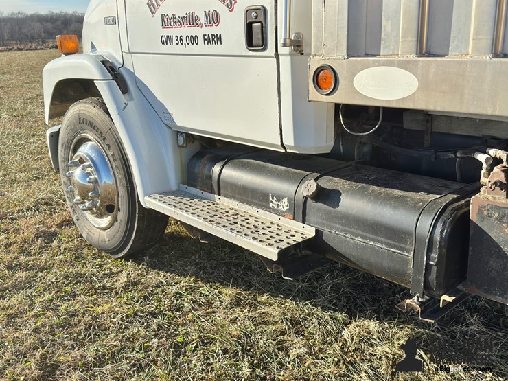 freightliner-fl70-image-16