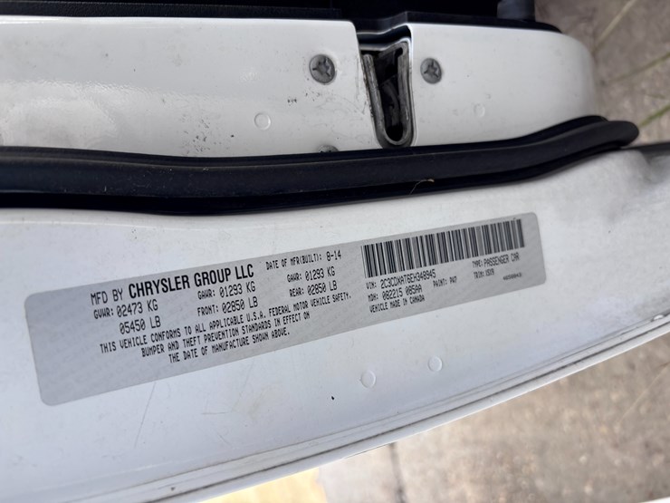 #5-•-2014-dodge-charger-image-11