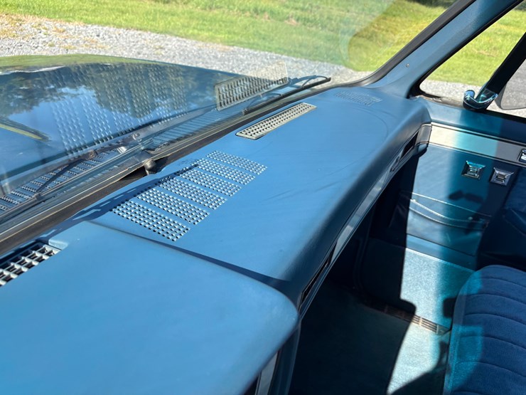 #96-•-1984-chevrolet-silverado-pickup-truck-image-28