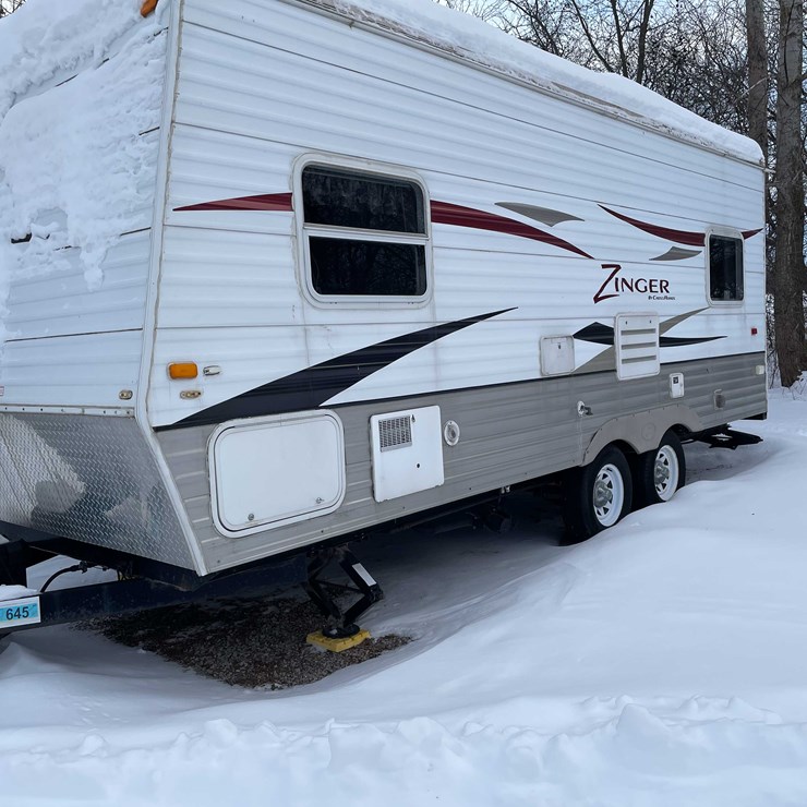 #7368 • Zinger Camper Trailer (No Title)