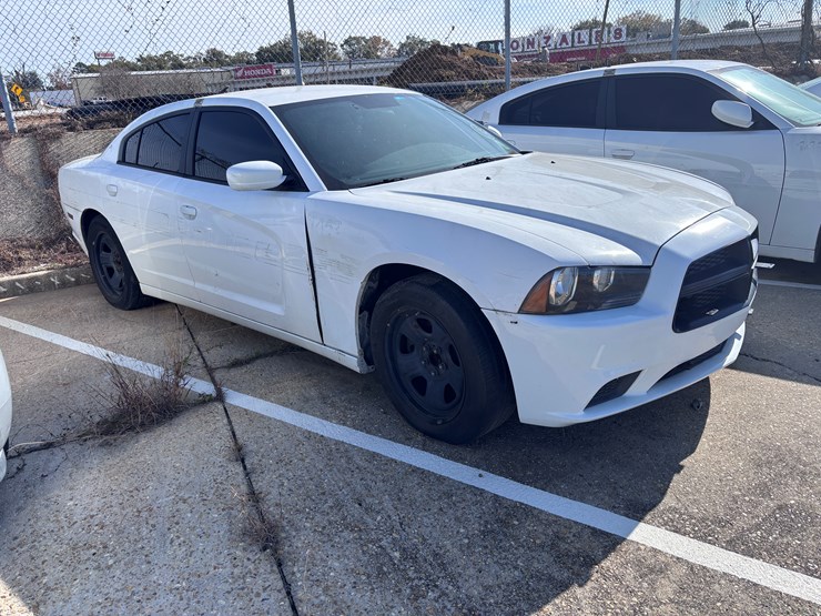 #10-•-2013-dodge-charger-image-1