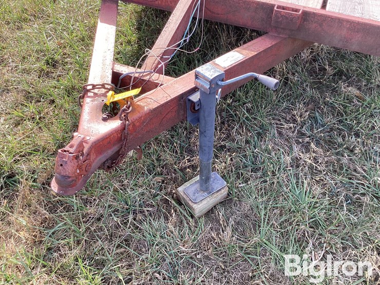 1993-maxwell-16'-t/a-trailer-image-10