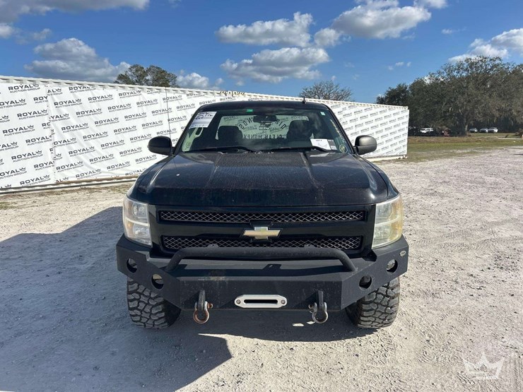 2013-chevrolet-silverado-1500-image-21