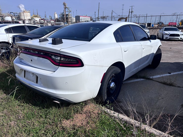 #39-•-2019-dodge-charger-image-3