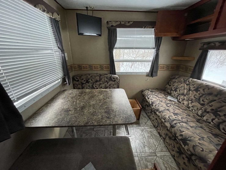 #7368-•-zinger-camper-trailer-(no-title)-image-22