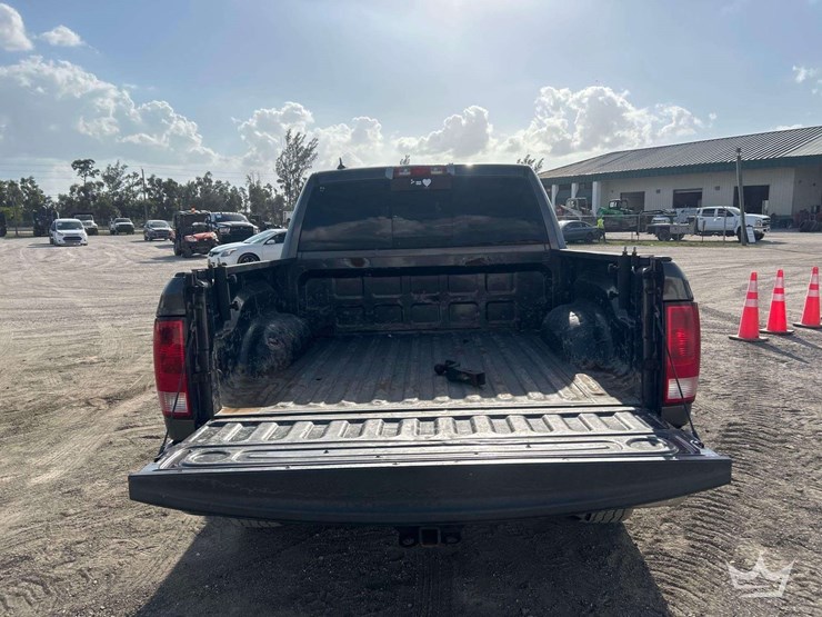 2014-dodge-1500-image-33