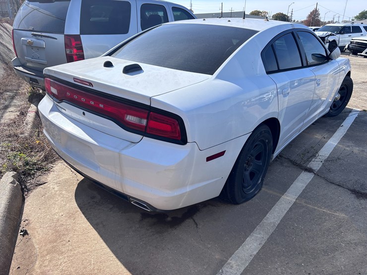 #12-•-2013-dodge-charger-image-3