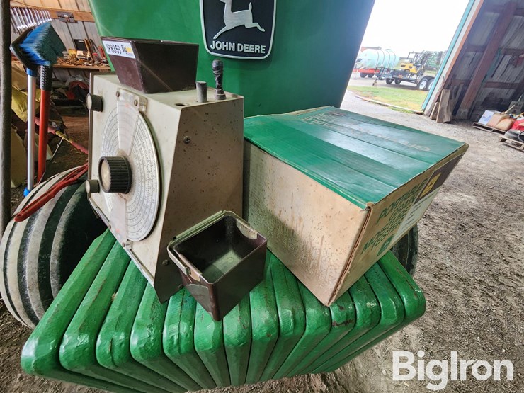 john-deere-200-image-1