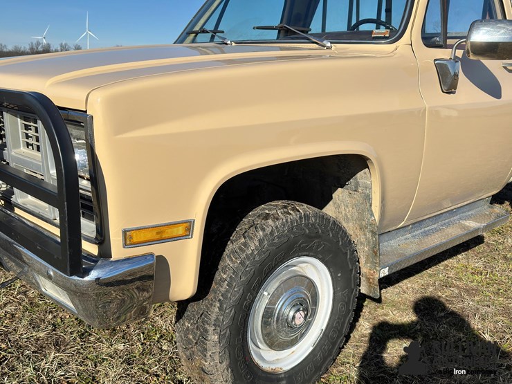 gmc-sierra-2500-image-9