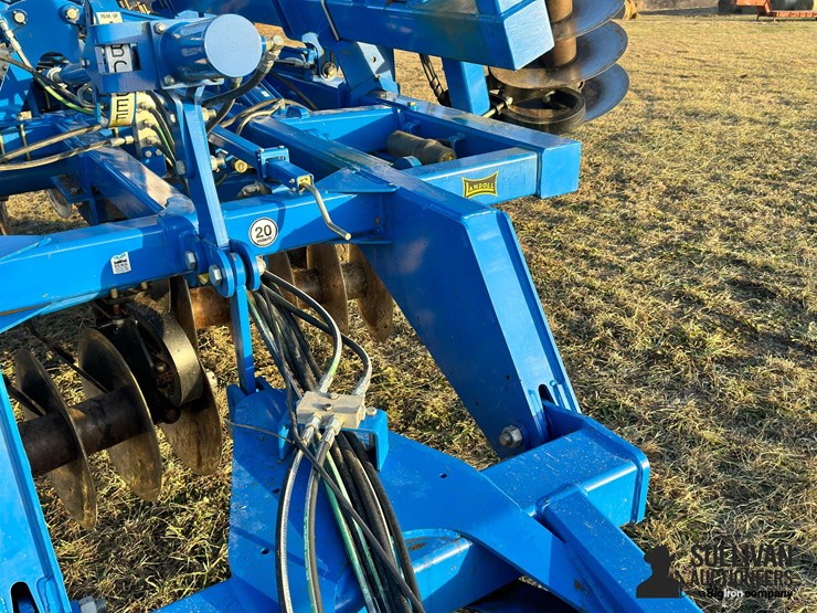 2016-landoll-7431-29-image-13