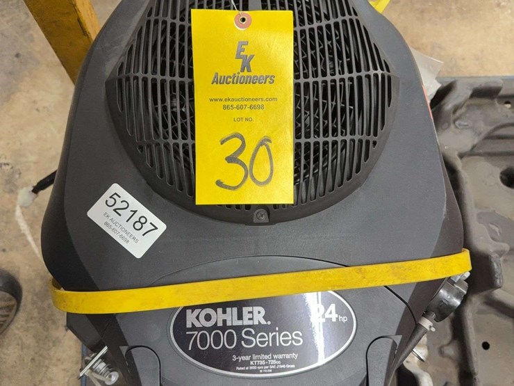 unused-vertical-shaft-kohler-7000-series-twin-cycle-24-hp-gas-engine-image-8