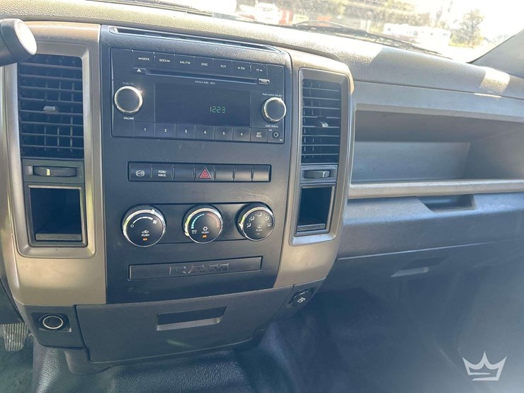 2011-dodge-ram-3500-image-15