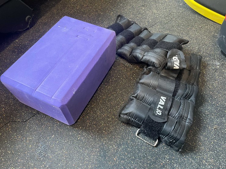 #12918-•-(10)-strength-training-items-image-7