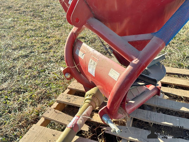2022-behlen-country-3-pt-fertilizer-spreader-image-9