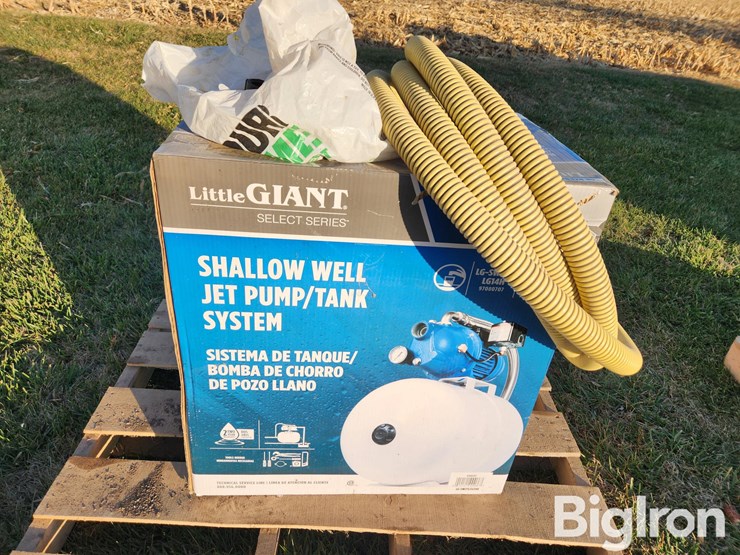 littlegiant-water-pump-w/-hose-image-2