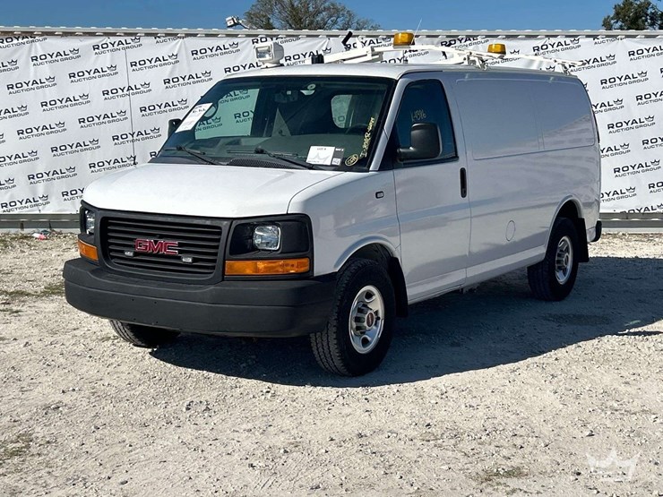 2014-gmc-3500-image-1