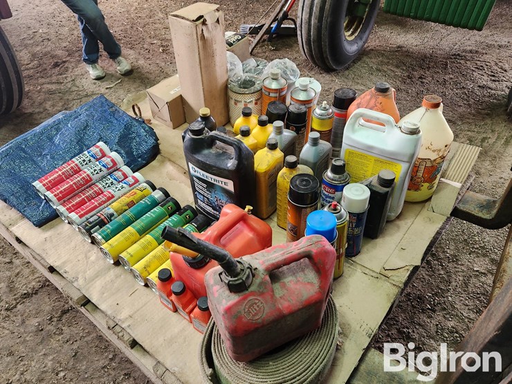 assorted-unopened-grease/filters-&-oil-image-8