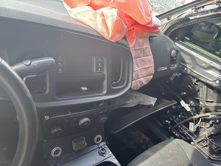 #60-•-2013-dodge-charger-image-6