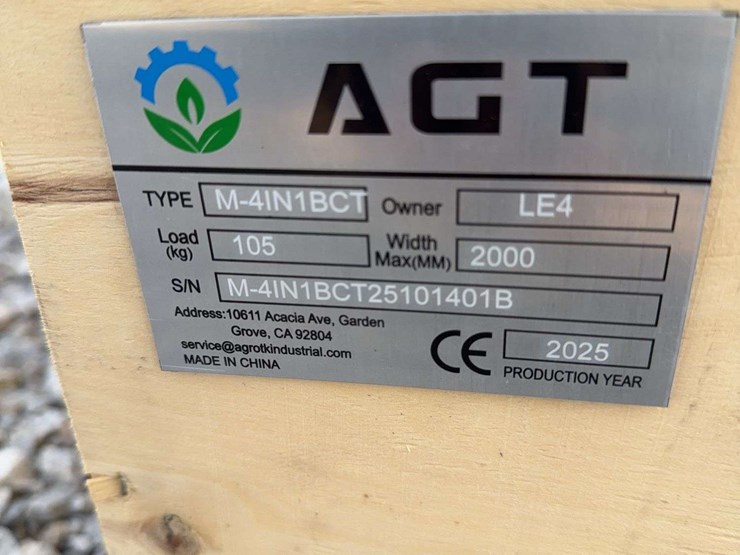 agt-mini-skid-steer-4-1-bucket-m-4in1bct-image-2