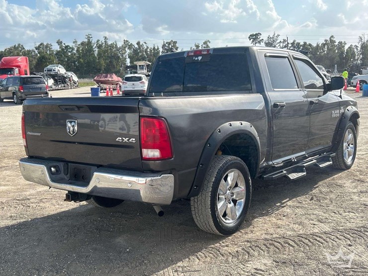 2014-dodge-1500-image-3