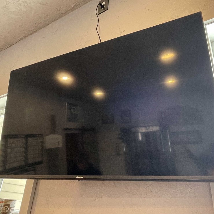 #12922 • Hisense 42" Flat Screen TV