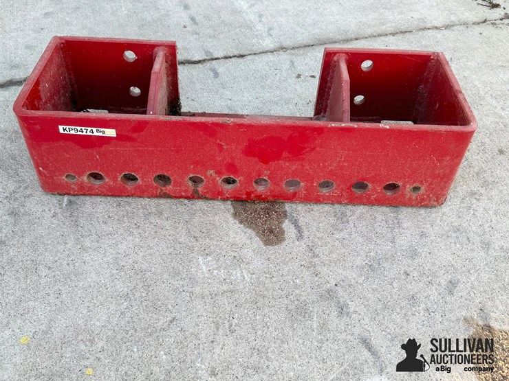 international-tractor-front-weight-bracket-image-2