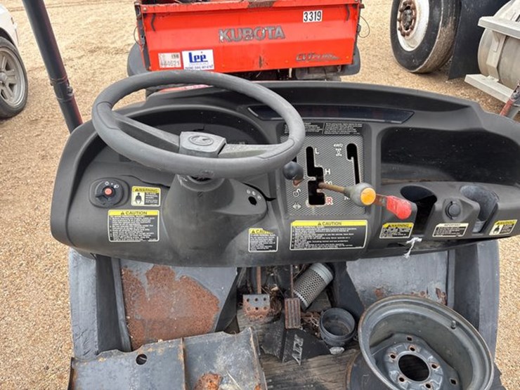 #30540-•-kubota-500-/-parts-and-repairs-image-4