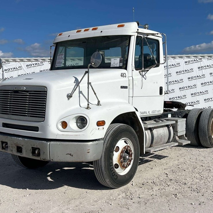 2002 FREIGHTLINER FL112