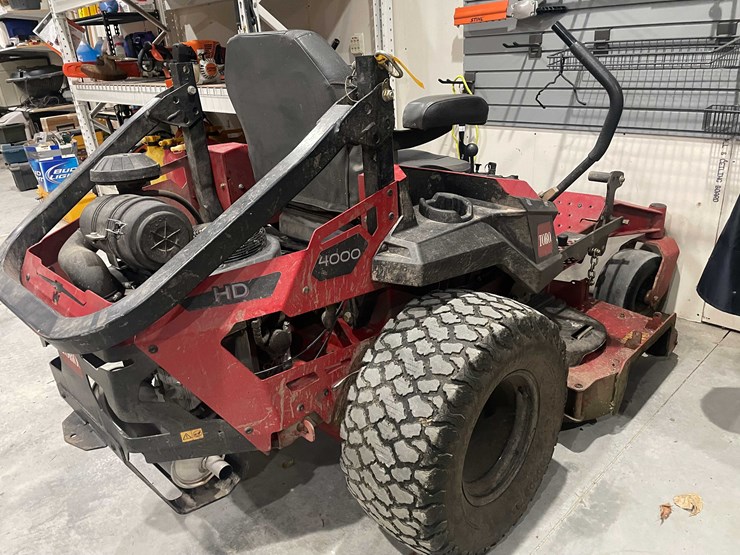 #7370-•-toro-zero-turn-mower-image-2