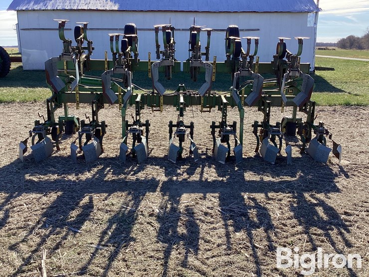 john-deere-845-image-6