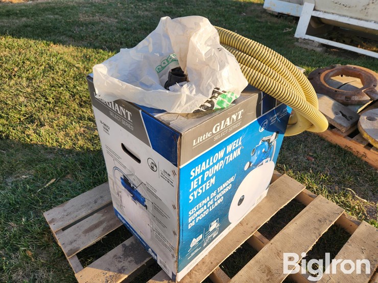 littlegiant-water-pump-w/-hose-image-3