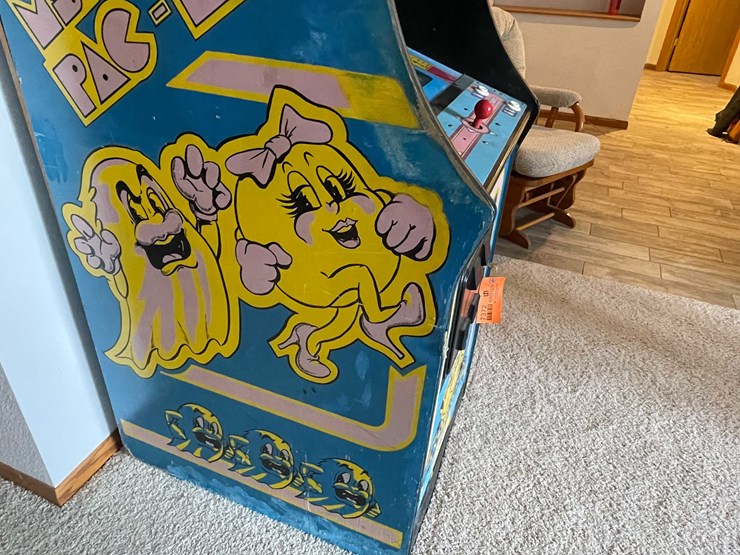 #7372-•-vintage-ms.-pac-man-arcade-game-image-8