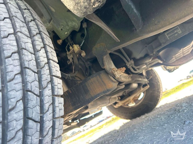 2011-dodge-ram-3500-image-24