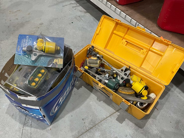 #12966-•-lawn-sprinkler-lot-image-1