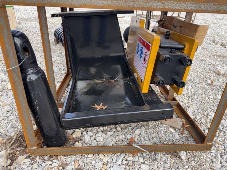 agt-skid-steer-breaker-pd680-pz-image-2