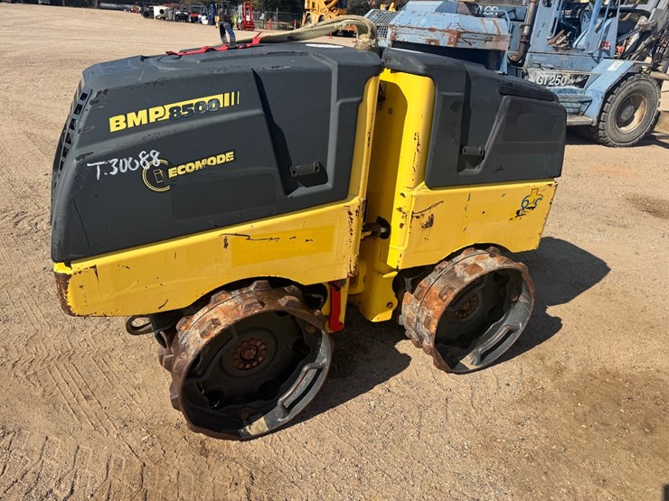 #30088-•-2018-bomag-bmr8500-trench-compactor-image-4