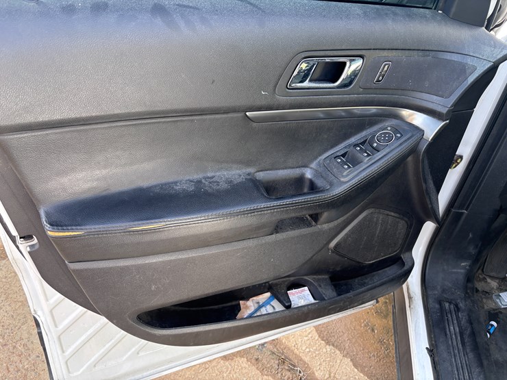 #20-•-2017-ford-intreceptor-image-9